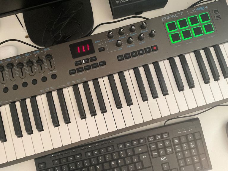MIDI Keyboard Controller Nektar Impact LX49+ 