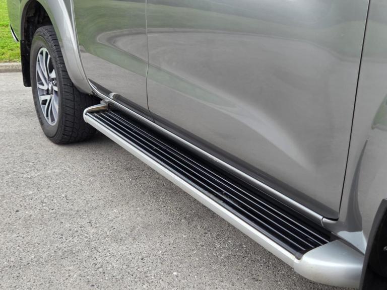 2016 Nissan Navara Double Cab Pick Up Tekna 2.3dCi 190 4WD PICK UP DIESEL Manual