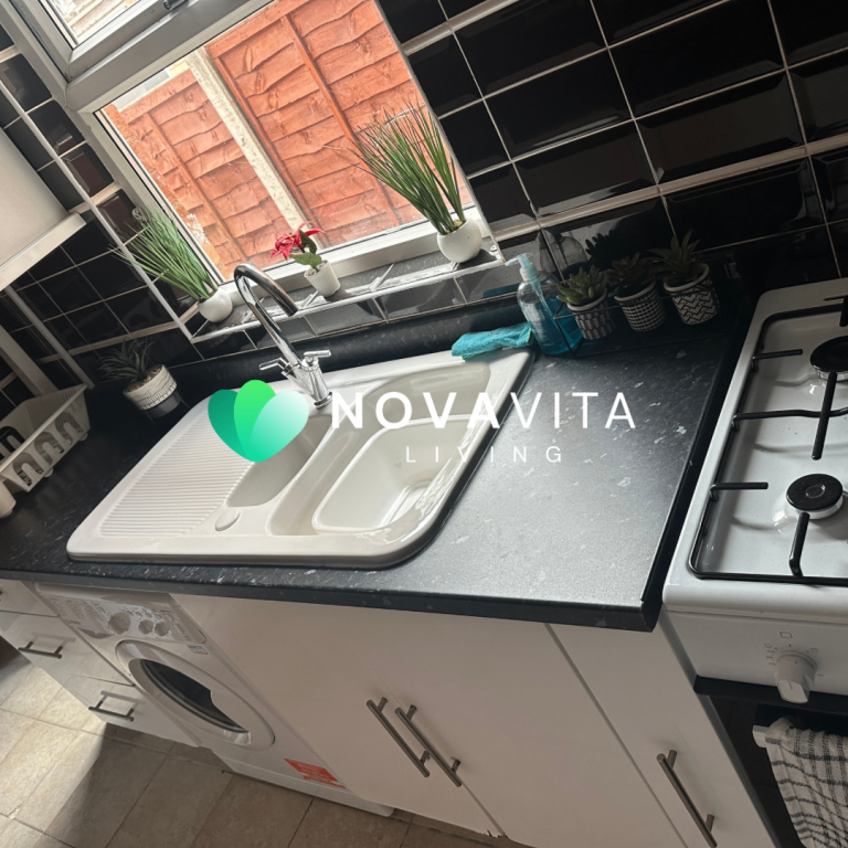 GROUPS & COUPLES WANTED! Supported Accommodation! Benefits, DSS, Cheap New Living Rooms Ref: 337