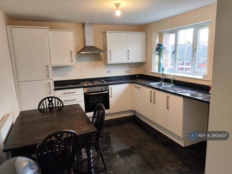 3 bedroom house in Highstone Road, Barnsley, S70 (3 bed) (#2902407)