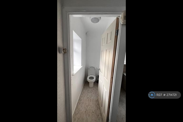 3 bedroom house in Cross Farm Road, Birmingham, B17 (3 bed) (#2714721)