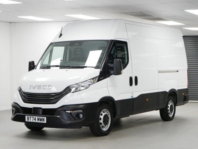 2025 IVECO DAILY 35S14 2.3 D 136 BHP MWB 3520 BUSINESS HIGH ROOF EDITION