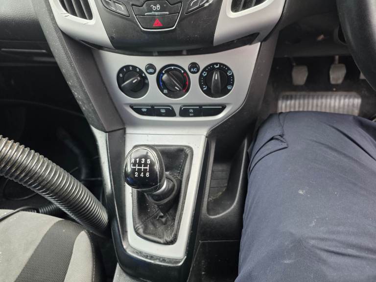 Ford, FOCUS, Hatchback, 2014, Manual, 1560 (cc), 5 doors