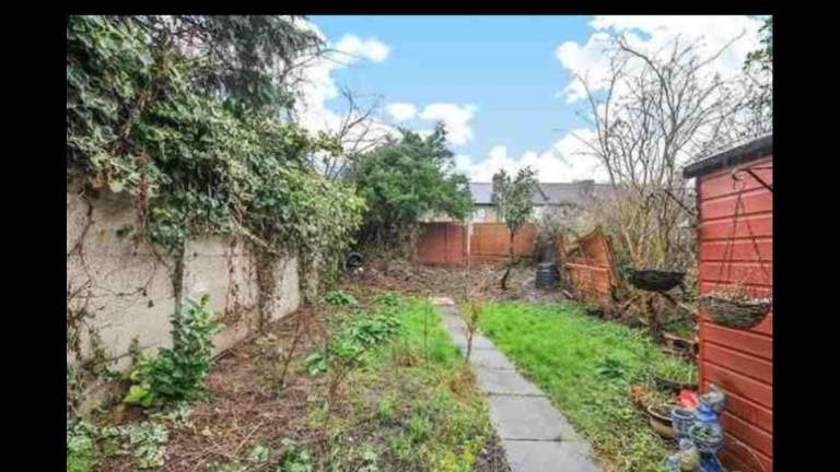 large quiet Double room to let in South Norwood (Woodside area) 