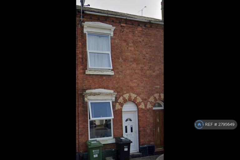 3 bedroom house in Wood Street, Kidderminster, DY11 (3 bed) (#2795649)