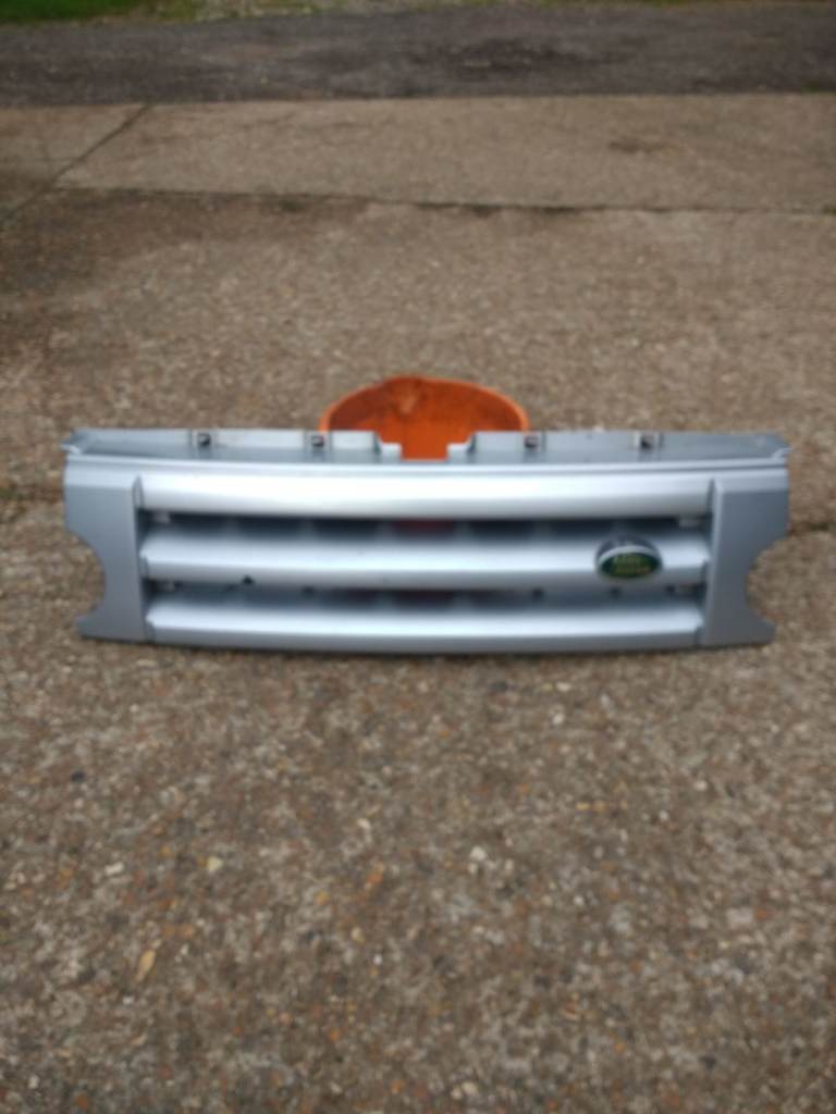 Land Rover Discovery Genuine Front Grille