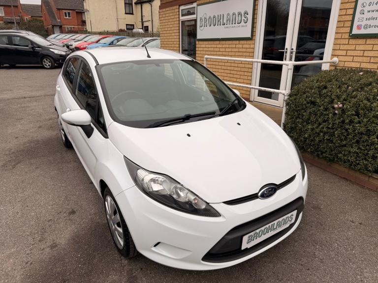 2012 Ford Fiesta 1.25 Edge Frozen White 5 Door Low Insurance Group Isofix 50+mpg