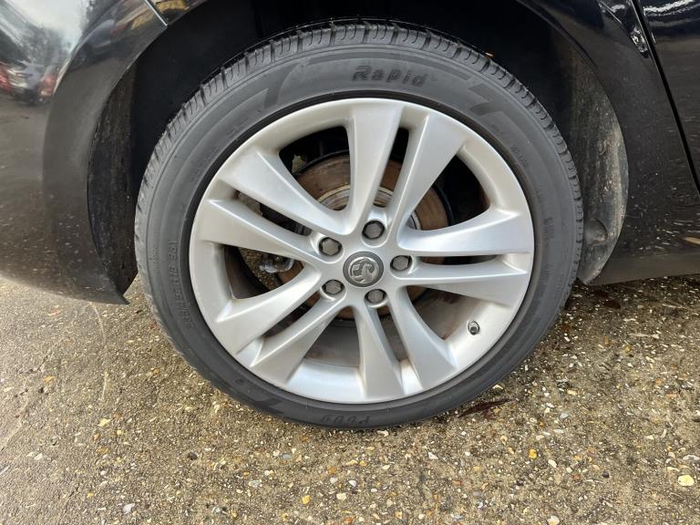 VAUXHALL ZAFIRA TOURER 1.4 i Turbo SRi Nav Black Manual Petrol 2017