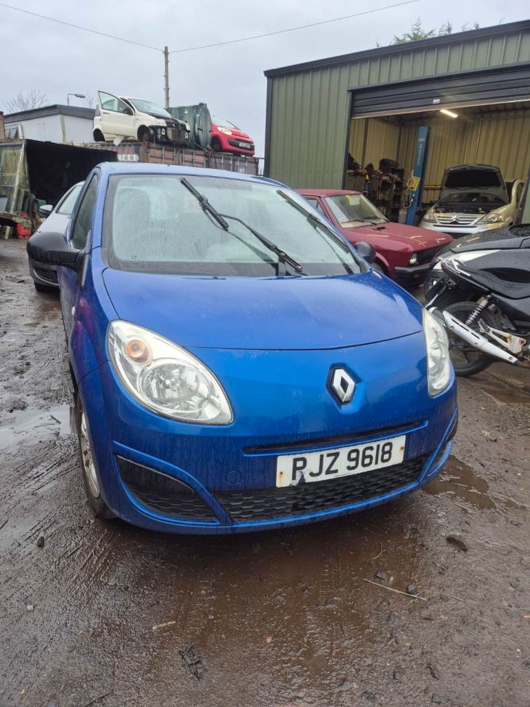 2010 RENAULT TWINGO 1.1 PETROL BREAKING FOR PARTS