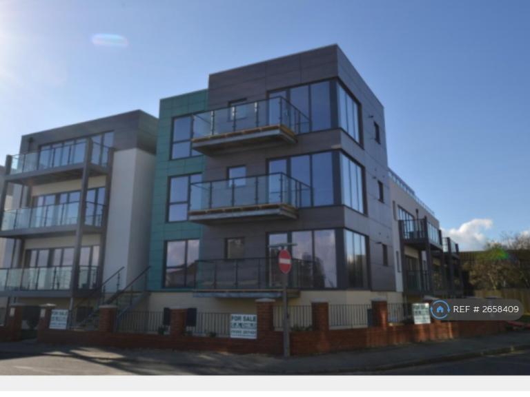 2 bedroom flat in Court Road, Hythe, CT21 (2 bed) (#2658409)