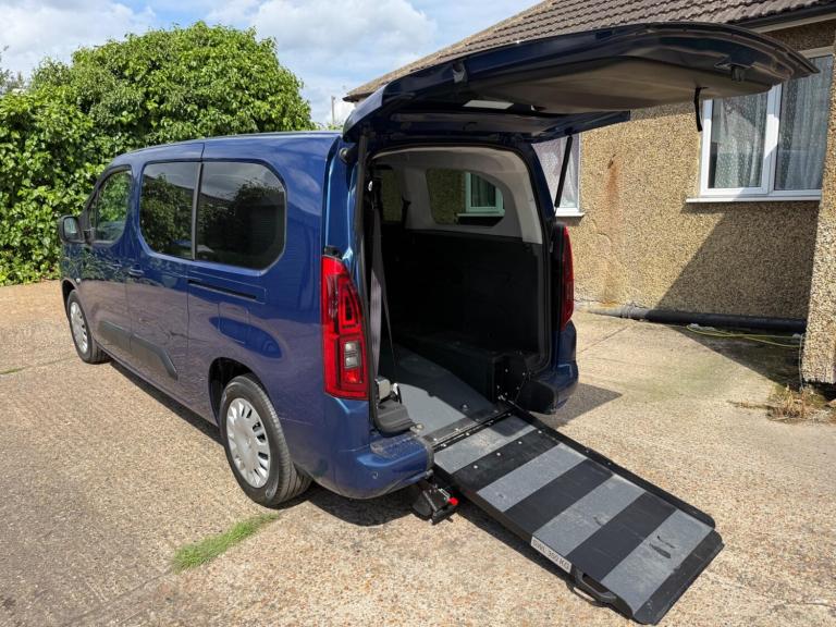 2022 Vauxhall Combo Life EDITION XL S/S Wheel Chair Adapted 2 Seater MPV Petrol Manual