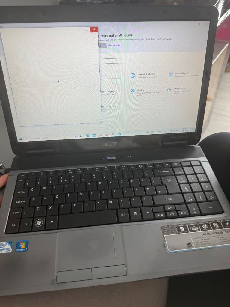 Acer Aspire Laptop - Good Condition, Windows 7