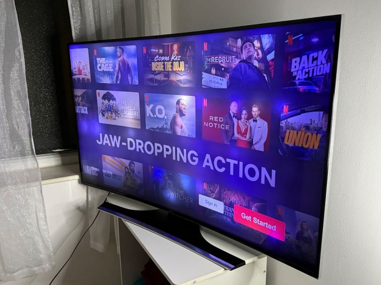 Samsung 55” Curved 4K Smart TV – UE55HU7200  £95 ONO