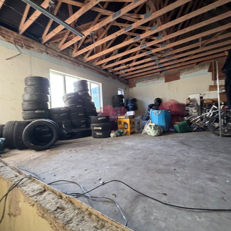 Storage space / office 