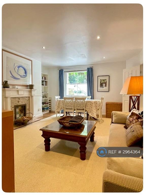 2 bedroom flat in Maze Hill Entrance, London, SE3 (2 bed) (#2964364)