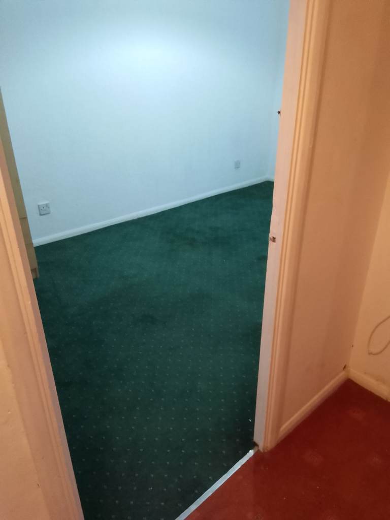 3 BEDROOM 1ST FLOOR FLAT FOR RENT, WITH OFF ROAD PARKING, REDDITCH, WORCESTERSHIRE