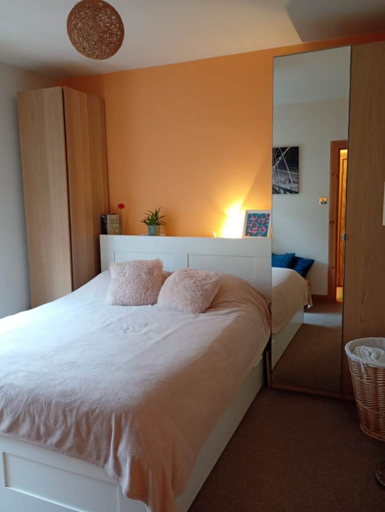 Double room to rent in Carrick Knowe
