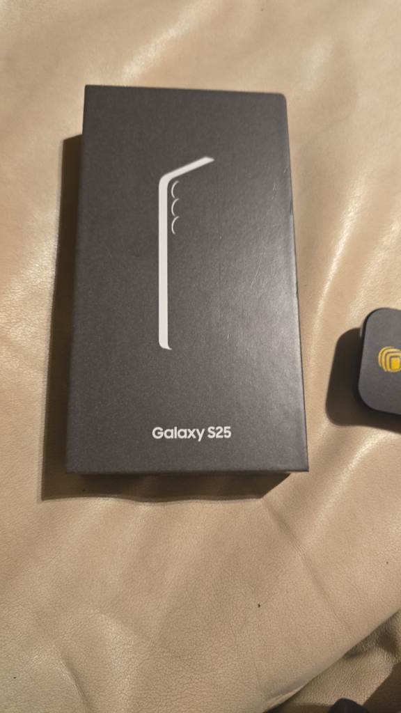 New Samsung S25 12Gb/256GB BlackBlue