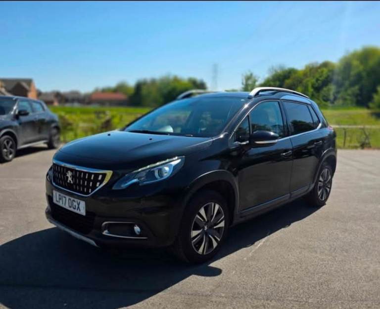 Peugeot 2008, 1.2 Puretech Allure Petrol, Service History (main dealer), MOT OCT, 83k Miles, 