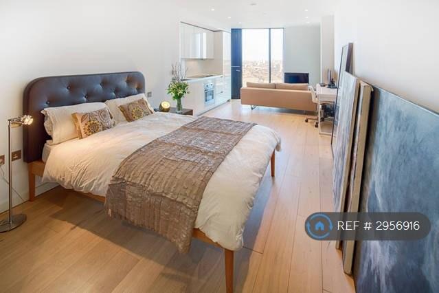 Studio flat in Walworth Road, London, SE1 (#2956916)