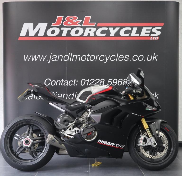 Ducati Panigale V4 SP. Akrapovic. FSH. 
