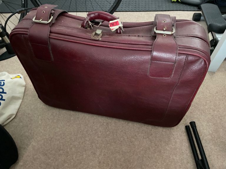 Free old style suitcase 