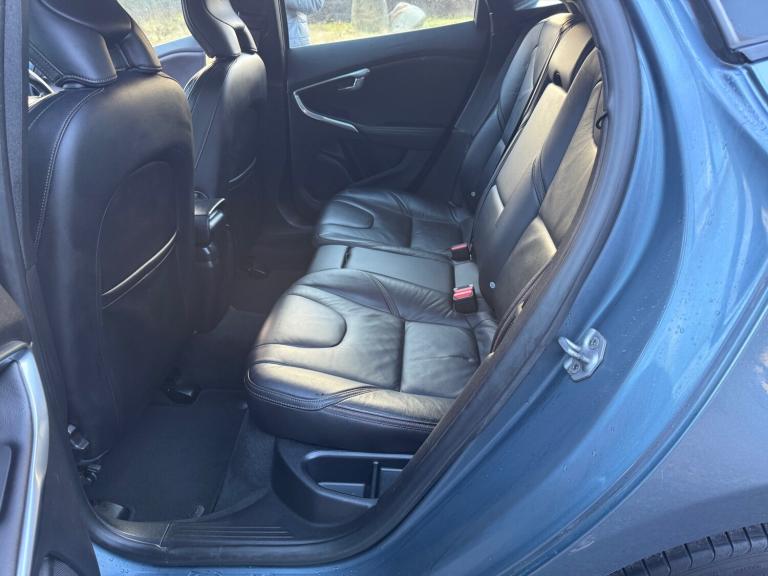 2013 Volvo V40 D2 Cross Country Lux 5dr HATCHBACK Diesel Manual