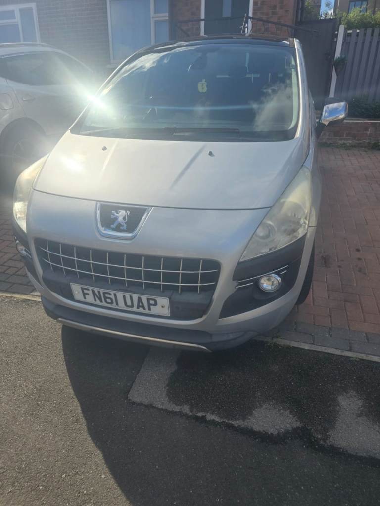 Peugeot, 3008, Hatchback, 2011, Semi-Auto, 1560 (cc), 5 doors