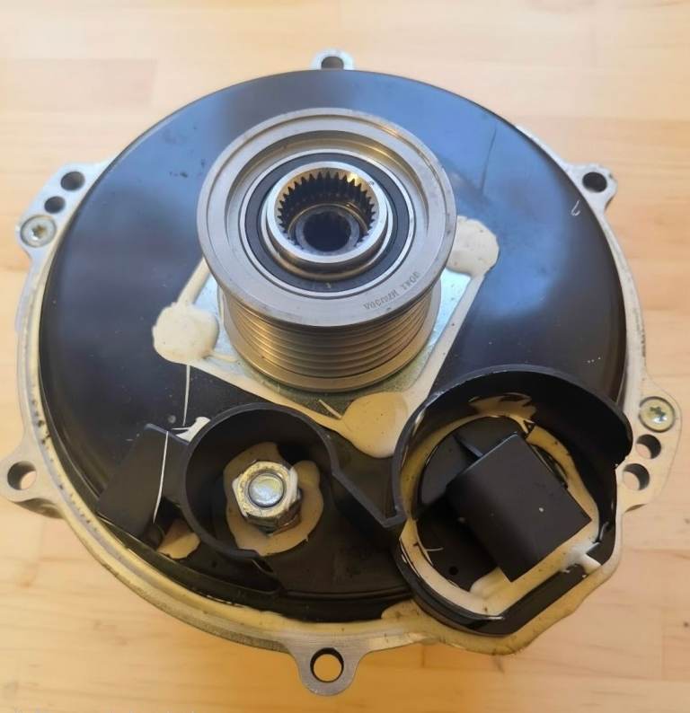Water-Cooled Automotive Alternator For BMW, Landrover & M-Benz V8/Diesel Engines