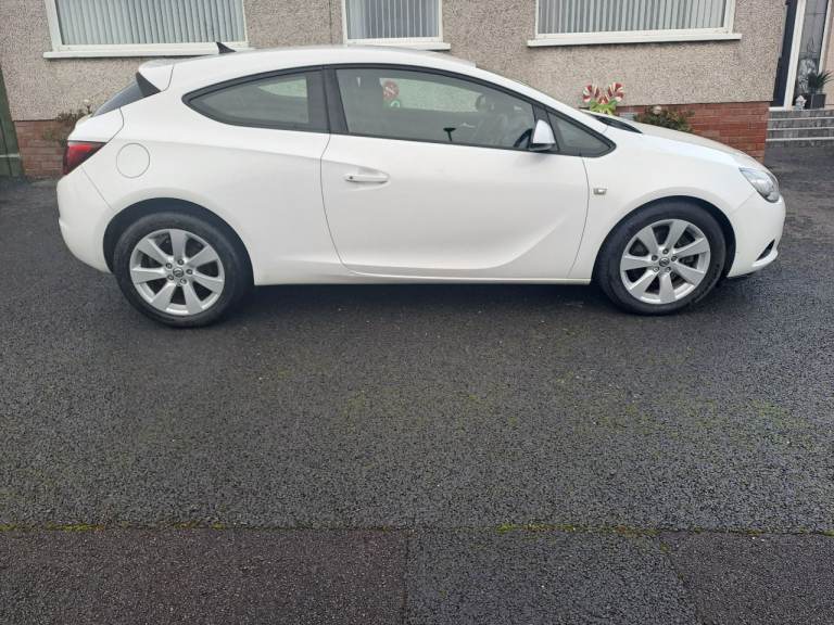 Vauxhall, GTC, Hatchback, 2015, Manual, 1364 (cc), 3 doors