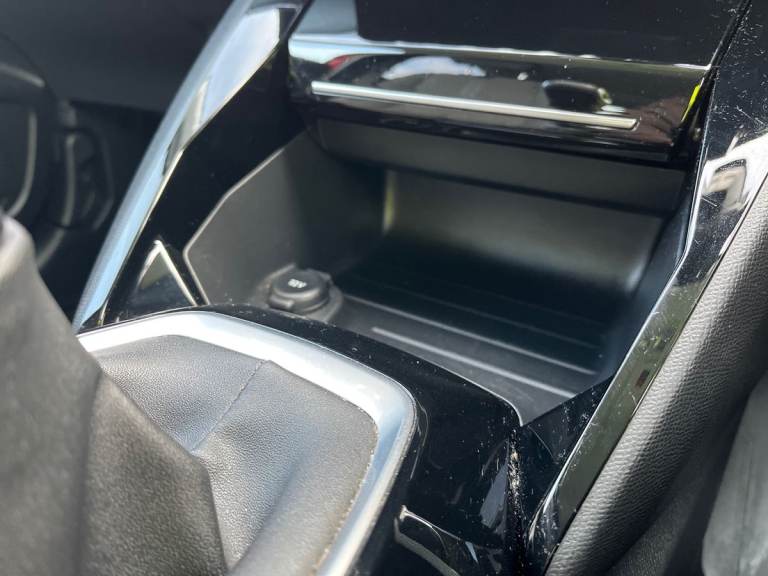  Peugeot 208 1.2 Puretech Allure Premium Hatchback 5dr Petrol Manual Euro 6 s/s