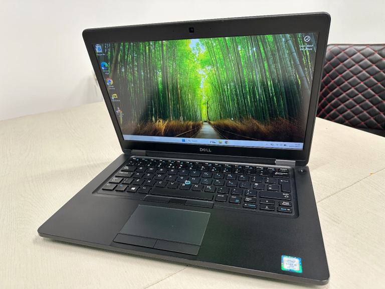 Dell laptop Windows 11 latitude 5490