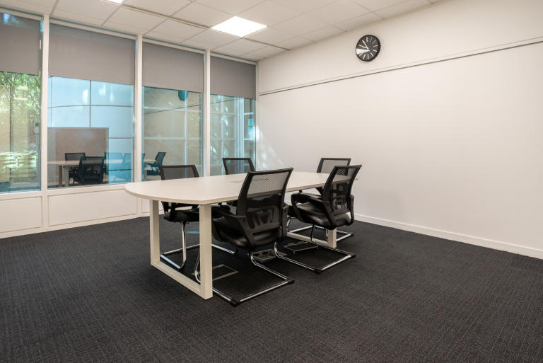 Northampton - NN47PA \ Private Office with 4 Desks