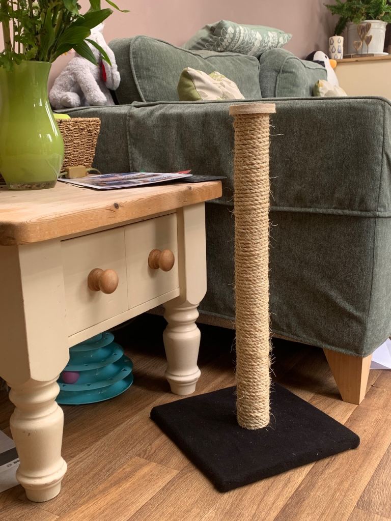 Handmade Premium Large Cat Scratching Post – Built to Last 🐾