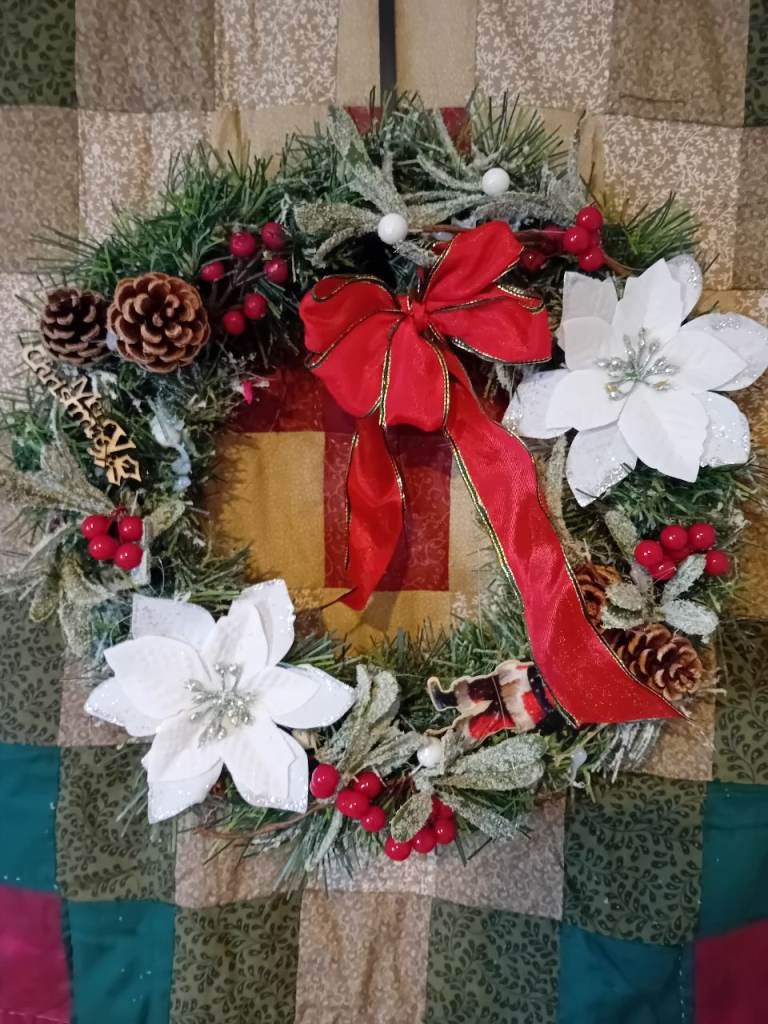 Festive Christmas Wreath – 
