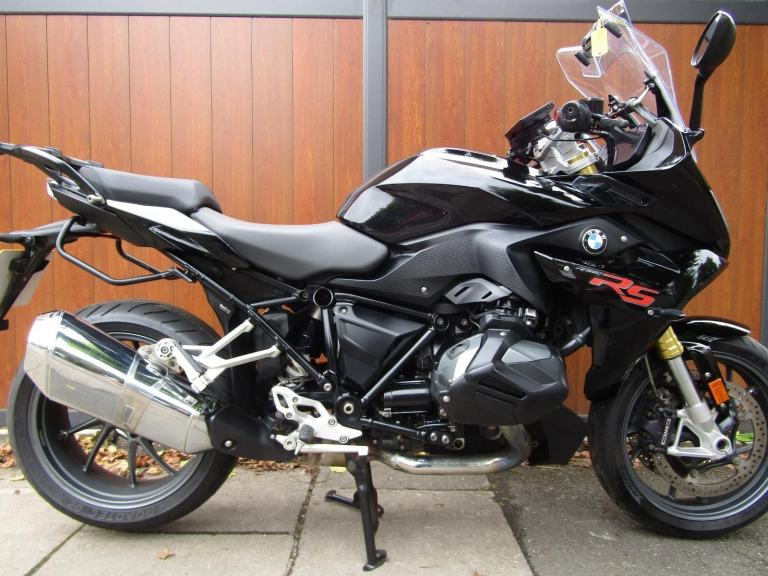 BMW R 1250 RS SE . 14300 MILES , ALL THE EXTRAS NEEDED , 2021 MODEL . TRAKER .