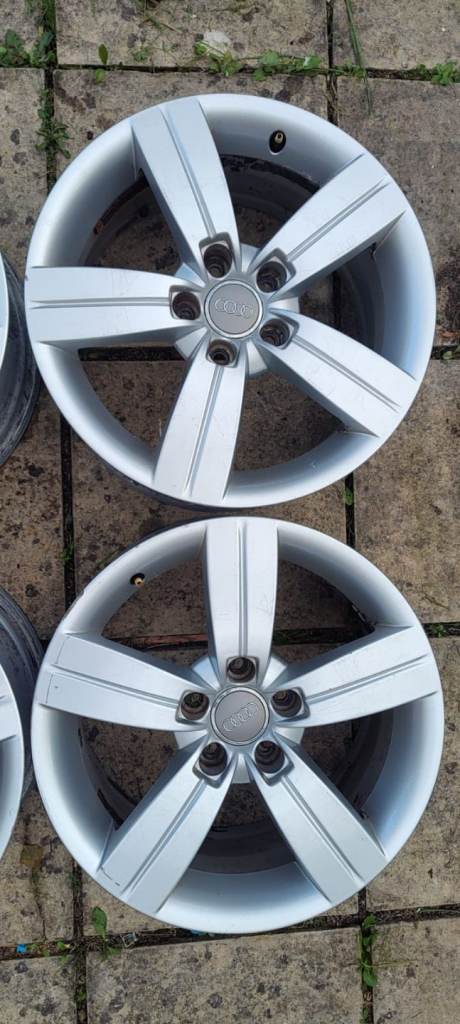 4 AUDI GENUINE 17 '' WHEELS 