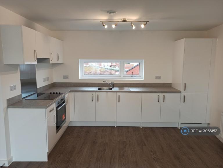 1 bedroom flat in Stoke Gifford, Bristol, BS34 (1 bed) (#3068152)