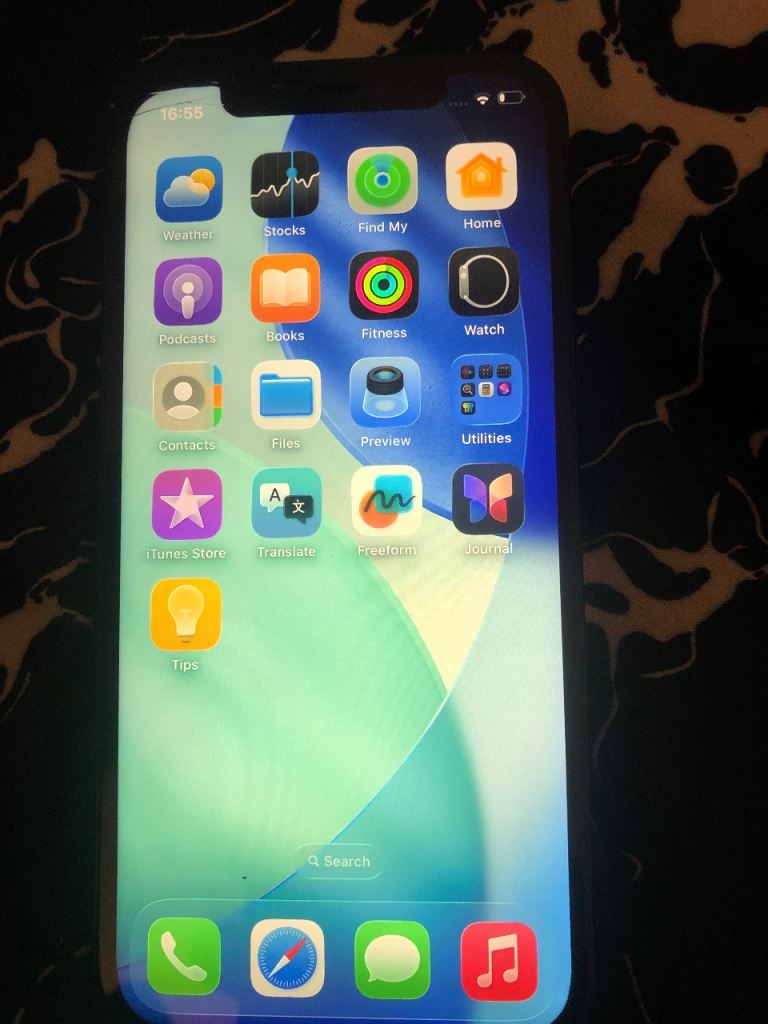 Apple iPhone 12 64gb unlocked fully works looks new battery health 100% tiny crack 