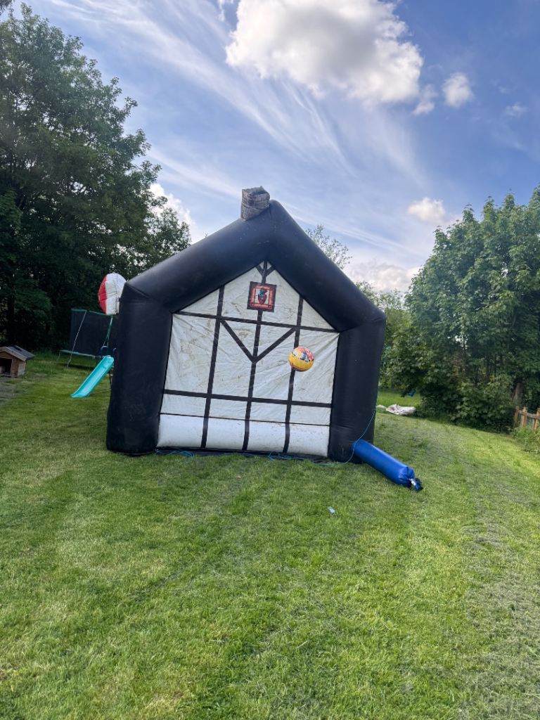 Blow up pub