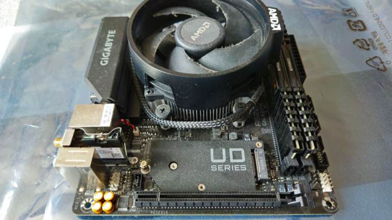 AMD 5600X + 32GB DDR4 + iATX MOBO