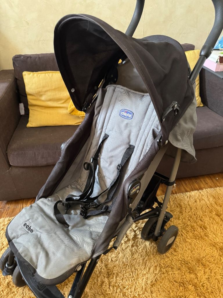 Chicco Echo Stroller with Rain Cover – Good Condition