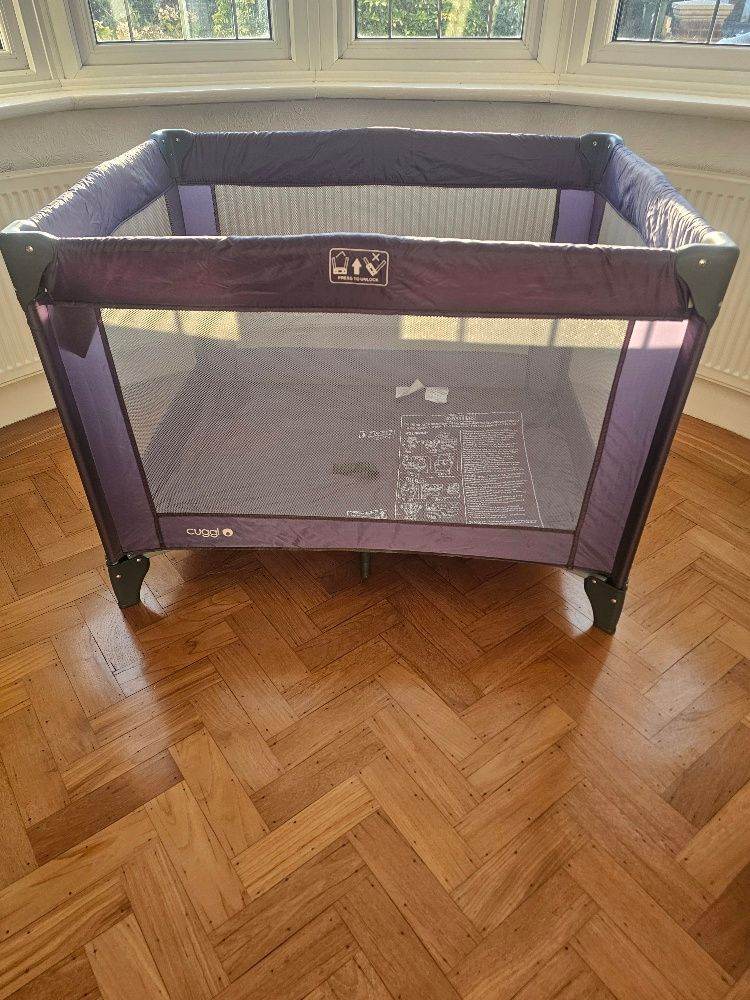 Cuggl Travel Cot - like new - Grey