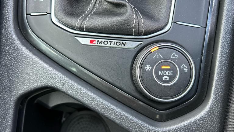 2022 Volkswagen Tiguan 2.0 TDI 200 4Motion R-Line 5dr DSG ESTATE DIESEL Automatic