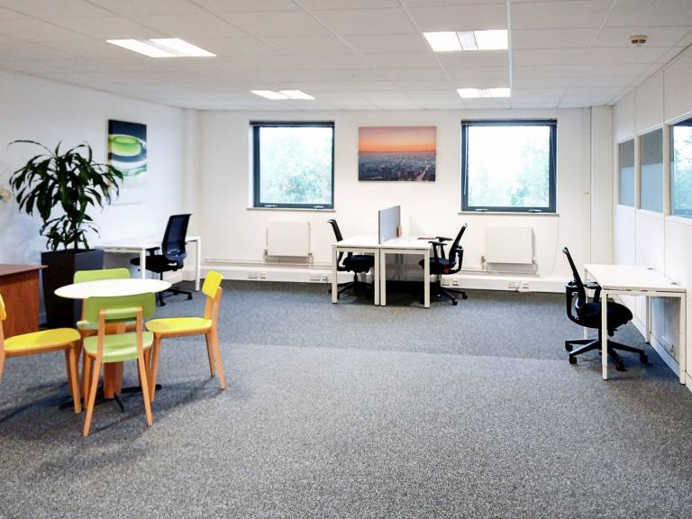 Evesham - WR11 1GP \ Shared Office Space for Rent
