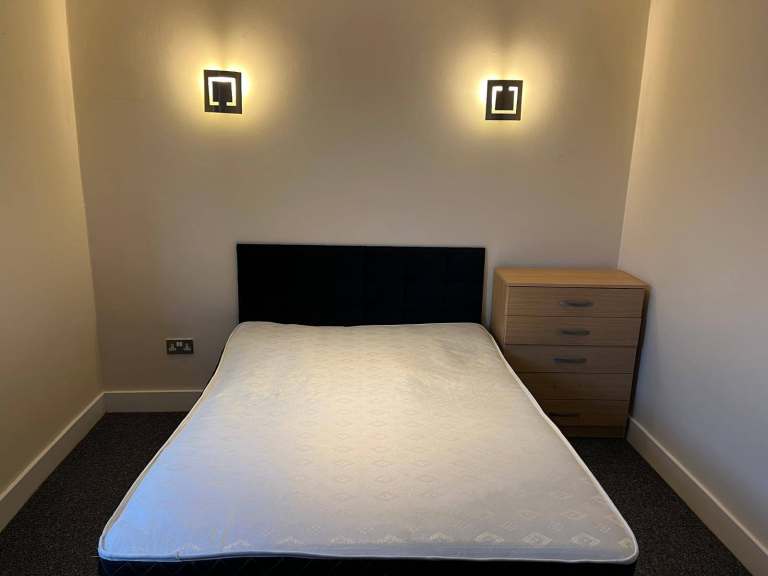 Spacious & Cosy Double Room For Rent AT W7 3SY