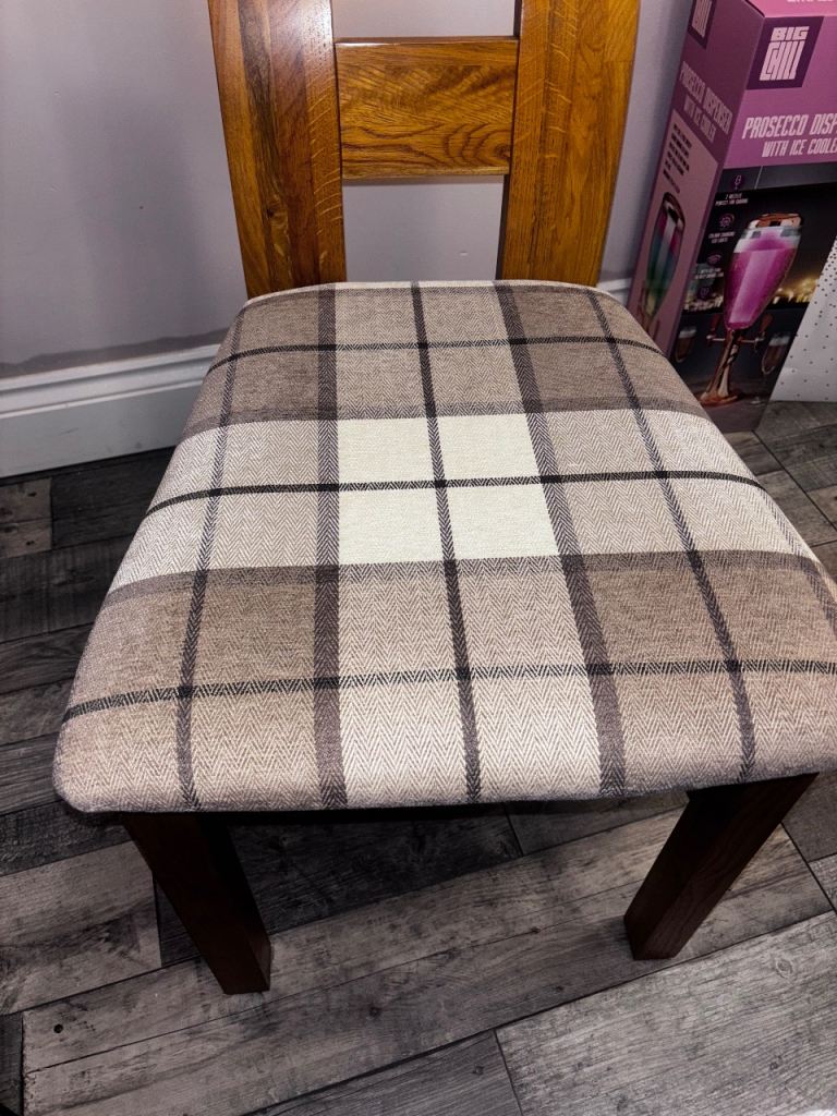 Solid Oak Dining Table and 8 Chairs 