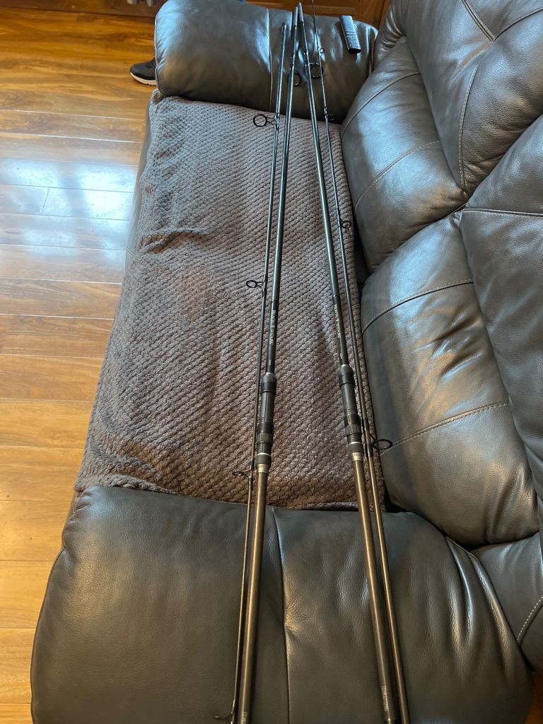 Daiwa black widow carp rods x2