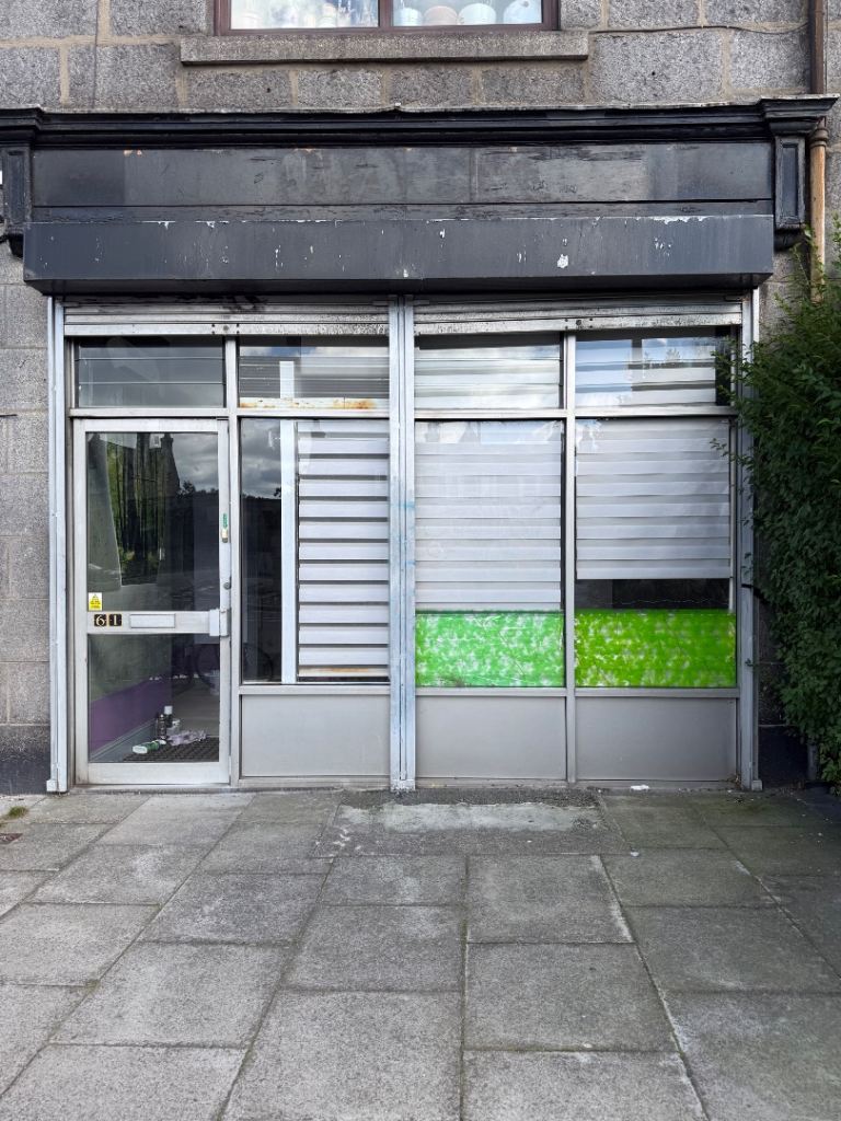 Shop on Elmbank for Rent