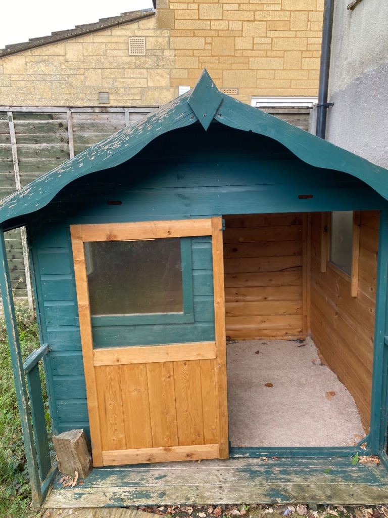 Children’s outdoor play house 